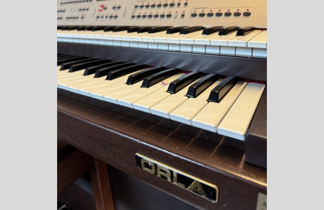 Orla GT2600 Organ, Used Sold As Seen Bargain (SN:05047485) - Image 9